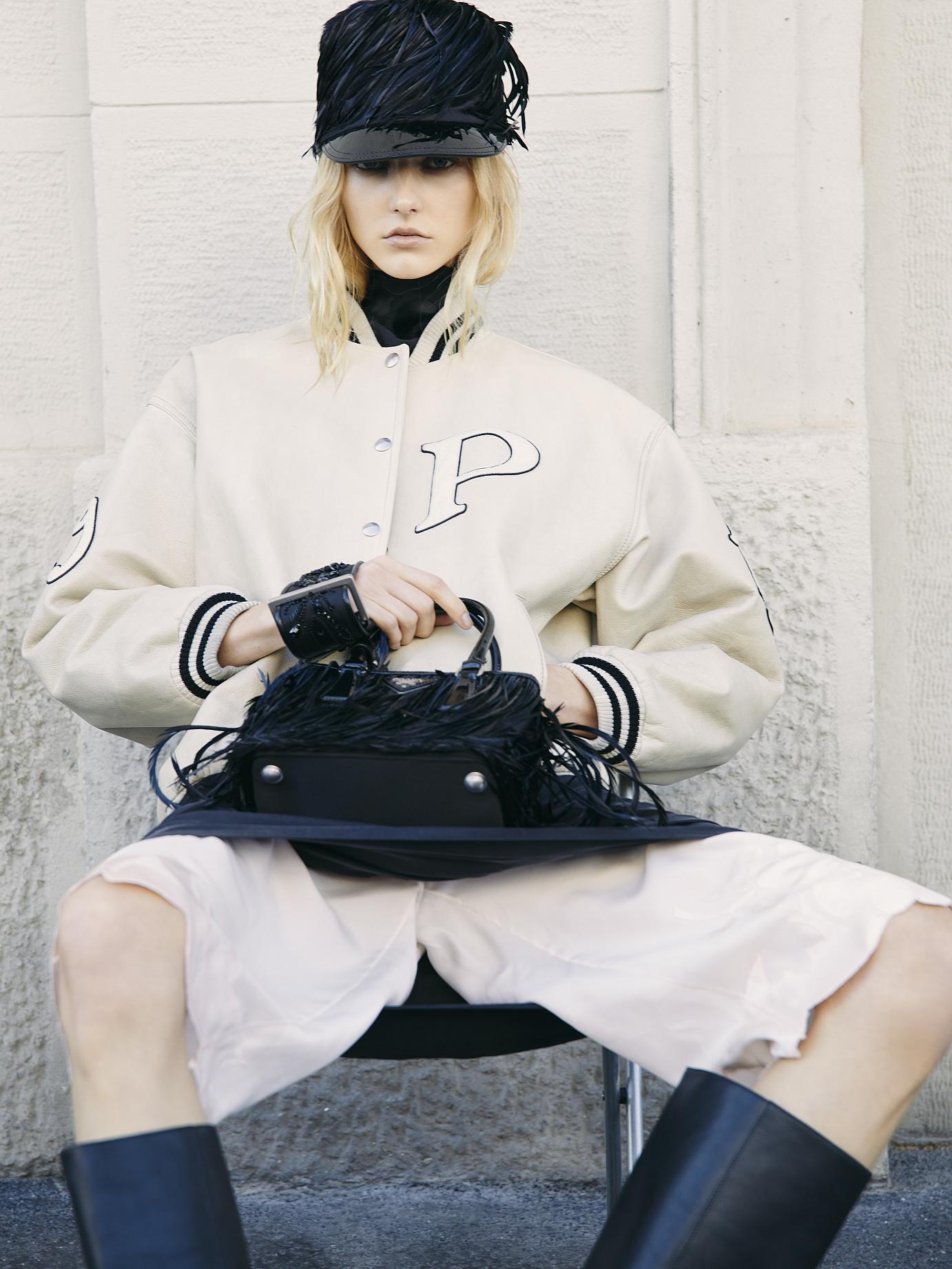 CoqCreative power by ProductionLink s.r.l. GREY-MAGAZINE GREY-MAGAZINE  GREY-MAGAZINE