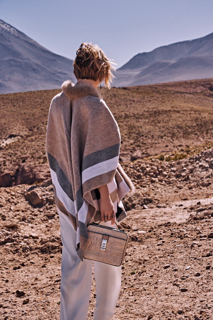 CoqCreative power by ProductionLink s.r.l. In-The-Desert-With-My-Bag In-The-Desert-With-My-Bag  In-The-Desert-With-My-Bag